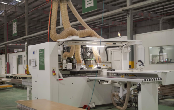 k8凯发天生赢家木门车间