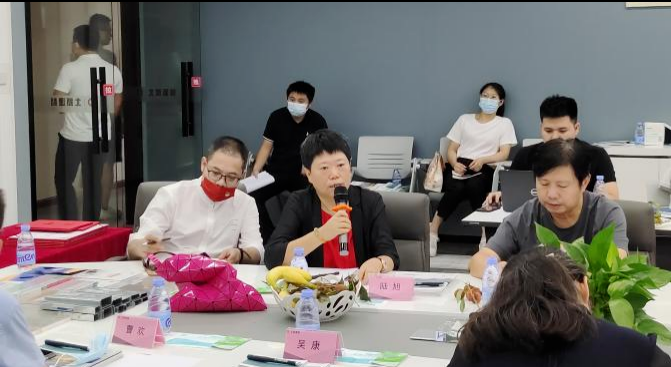 ¹ã¶«Ê¡×°ÊÎÐÐҵлá»á³¤Â½ÐñŮʿÐû²¼½²»°