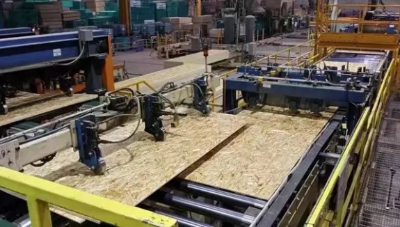 ��ǿ����